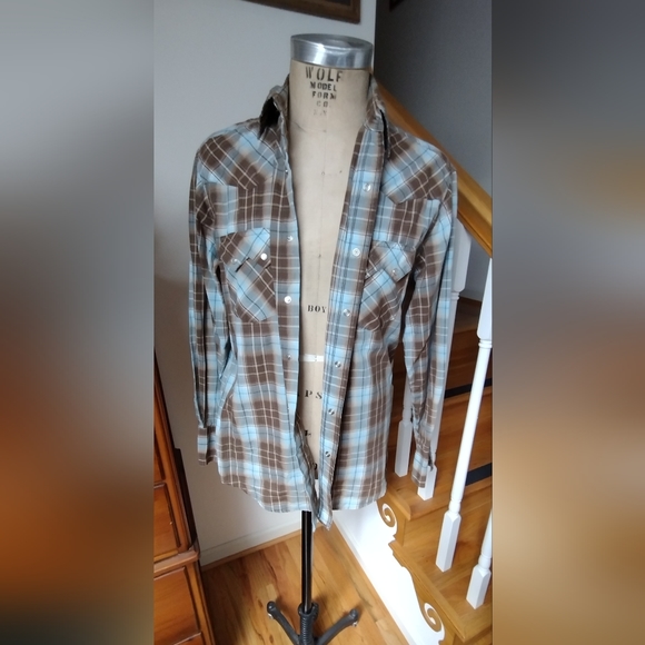 Men's button up combo! 8 shirts - Picture 8 of 9